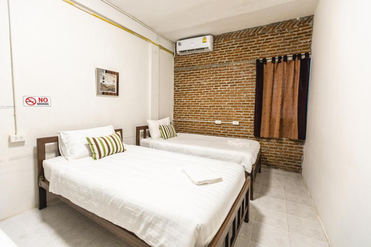 Nara Cafe And Hostel Μπανγκόκ Εξωτερικό φωτογραφία